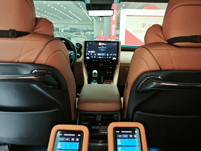 Toyota Alphard — Фото автомобиля 7