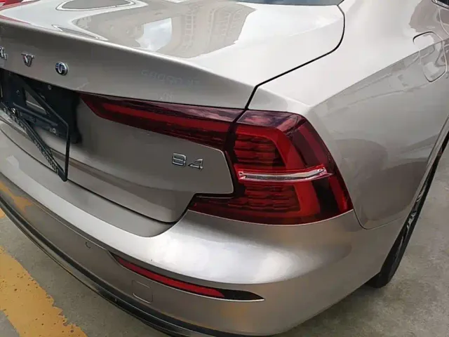 Volvo S60 — Фото автомобиля 7