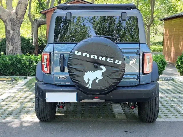 Ford Bronco — Фото автомобиля 2