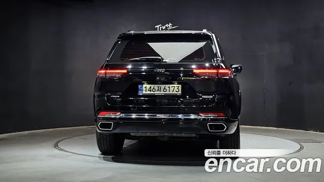 Jeep Cherokee Grand Cherokee(WL) 3.6 Overland — Фото автомобиля 4