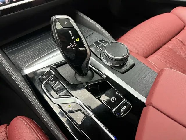 BMW 5 Series — Фото автомобиля 14