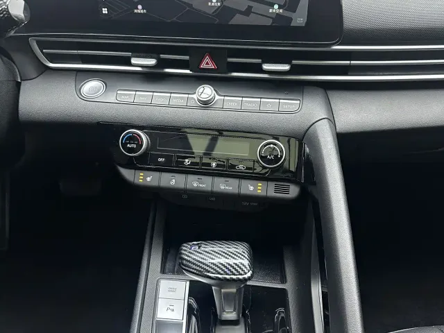 Hyundai Elantra — Фото автомобиля 19