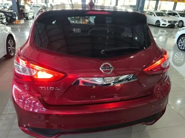 Nissan Tiida — Фото автомобиля 5