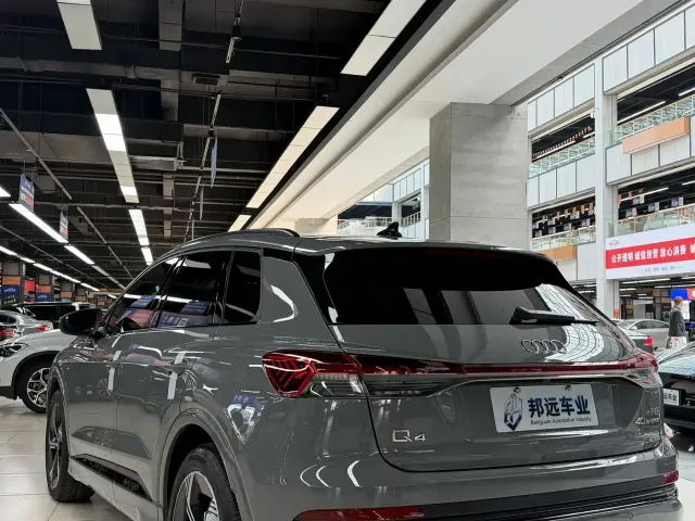 Audi Q4 e-tron — Фото автомобиля 4