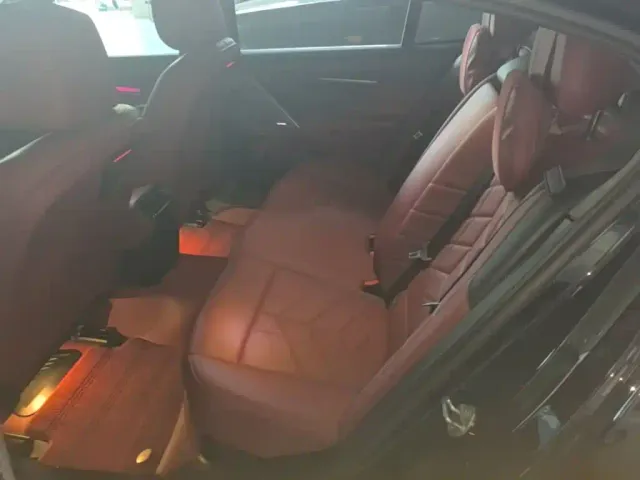 BMW 5 Series — Фото автомобиля 16
