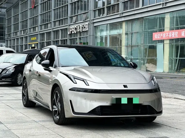 Lynk & Co 07 EM-P — Фото автомобиля 3