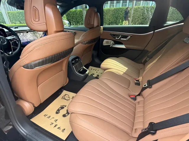 Mercedes-Benz E-Class — Фото автомобиля 10