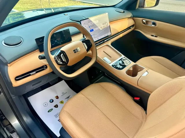 Geely Galaxy Starship 7 EM-i — Фото автомобиля 9