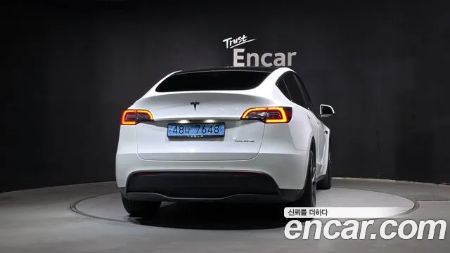 Tesla Model Y — Фото автомобиля 4