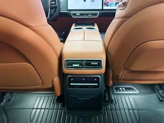 Li Auto L7 — Фото автомобиля 17