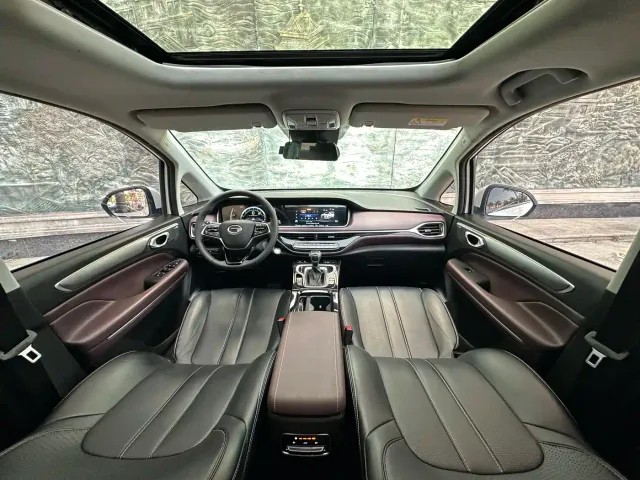 GAC Trumpchi M6 — Фото автомобиля 13