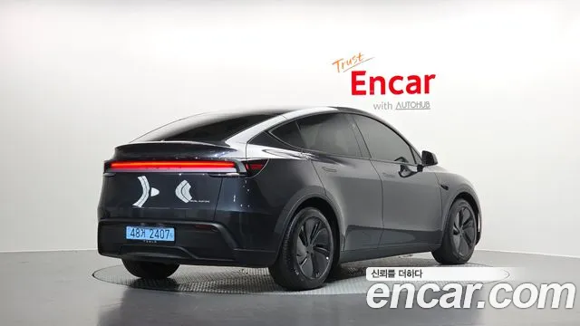 Фотография автомобиля — Tesla Model Y