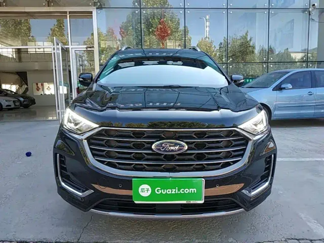 Ford Edge — Фото автомобиля 2