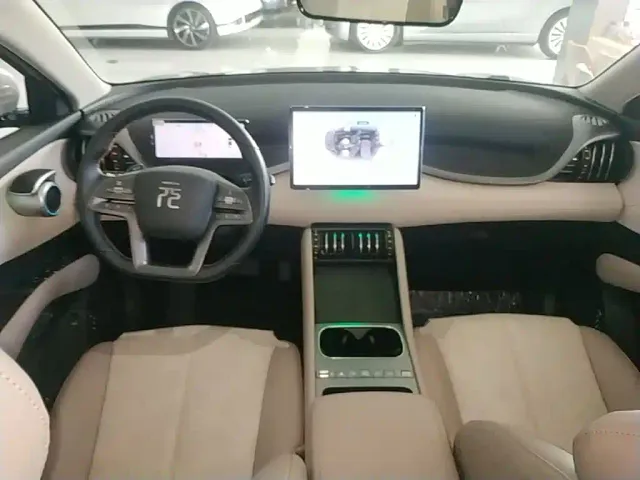 BYD Yuan PLUS 2025 Smart Drive 510KM Surpass Edition — Фото автомобиля 9