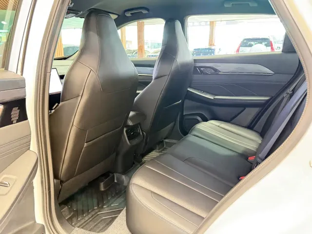 Dongfeng Fengshen L7 — Фото автомобиля 10