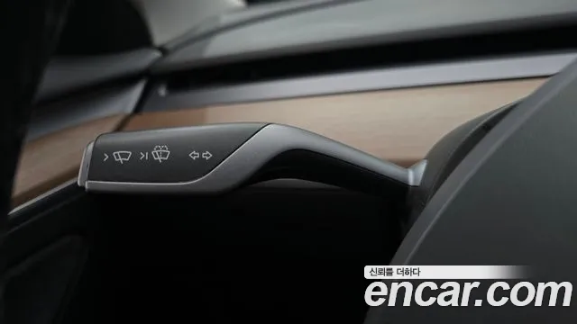 Tesla Model 3 — Фото автомобиля 28