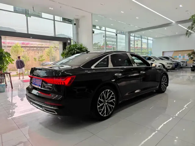 Audi A6L — Фото автомобиля 9
