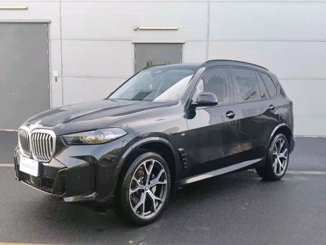 Фотография автомобиля — BMW X5