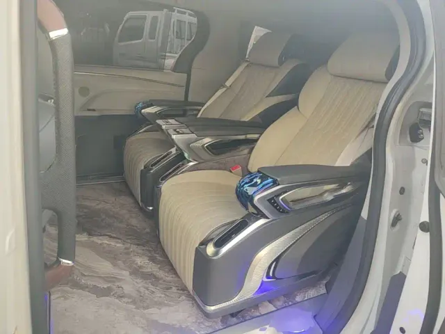 Toyota Sienna — Фото автомобиля 16