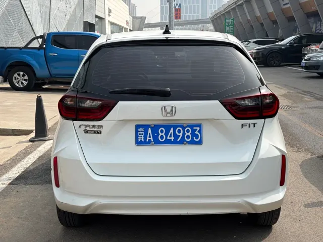 Honda Fit — Фото автомобиля 4