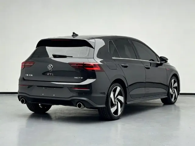 Volkswagen Golf GTI — Фото автомобиля 7