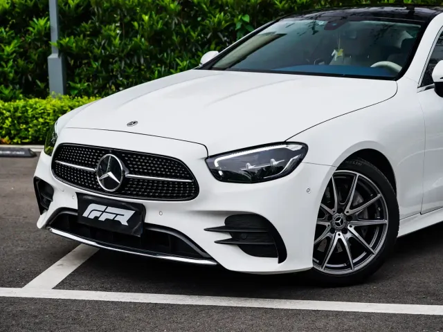 Mercedes-Benz E-Class — Фото автомобиля 2