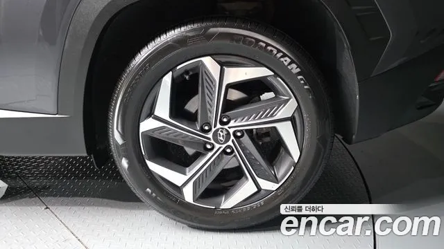 Hyundai Tucson Tucson (NX4) Бензин 1.6 турбо 2WD — Фото автомобиля 4