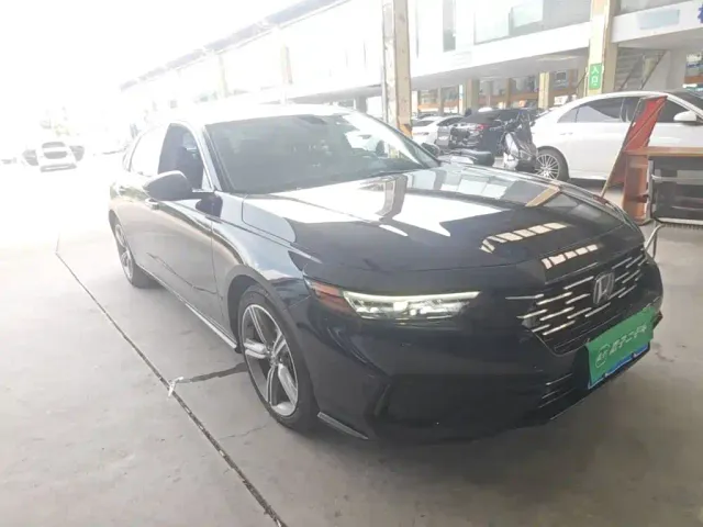 Honda Accord — Фото автомобиля 3