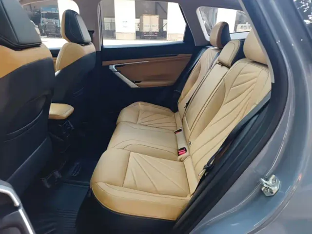 Geely Boyue L — Фото автомобиля 16