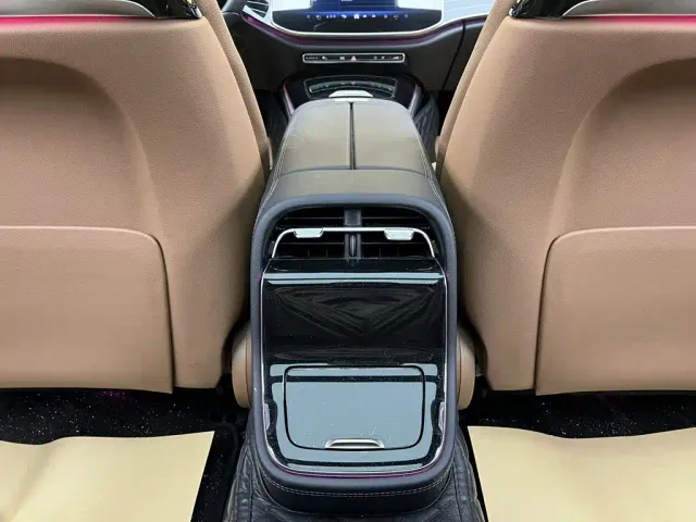 Mercedes-Benz E-Class — Фото автомобиля 26