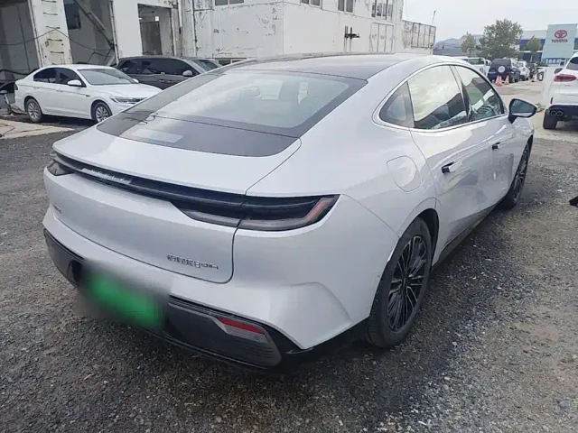 Geely Galaxy Xingyao 8 — Фото автомобиля 6