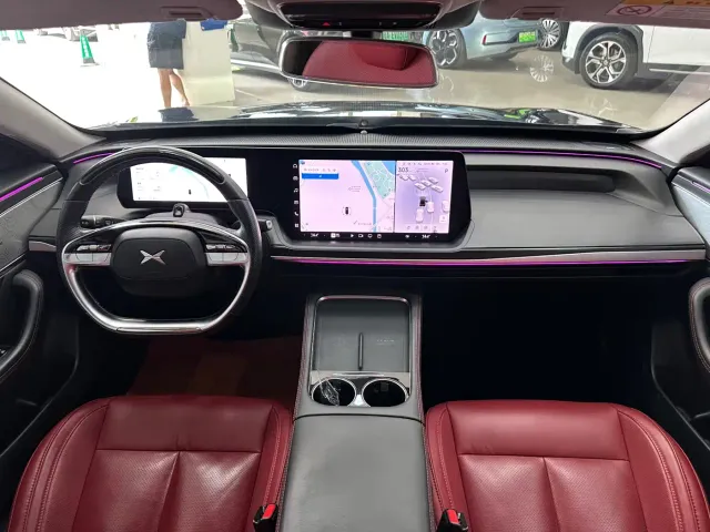 Xpeng P7 — Фото автомобиля 21