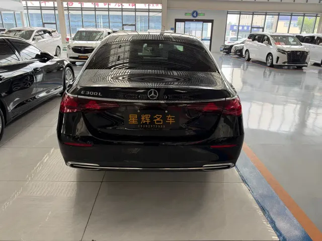 Mercedes-Benz E-Class — Фото автомобиля 4
