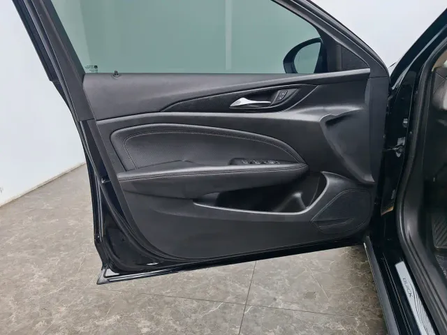 Buick Regal — Фото автомобиля 19