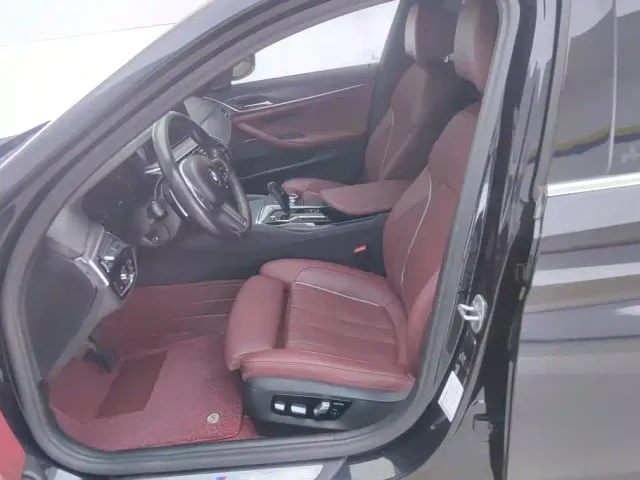 BMW 5 Series — Фото автомобиля 9