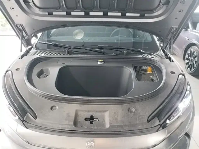 BYD Qin L — Фото автомобиля 19