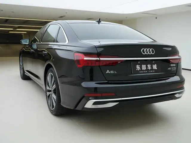 Audi A6L — Фото автомобиля 4