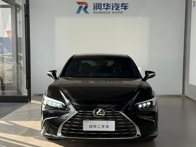 Lexus ES — Фото автомобиля 2