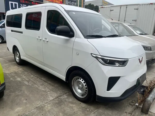 Wuling Yangguang — Фото автомобиля 3