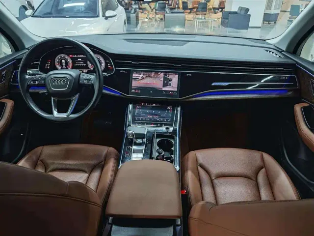 Audi Q7 — Фото автомобиля 13
