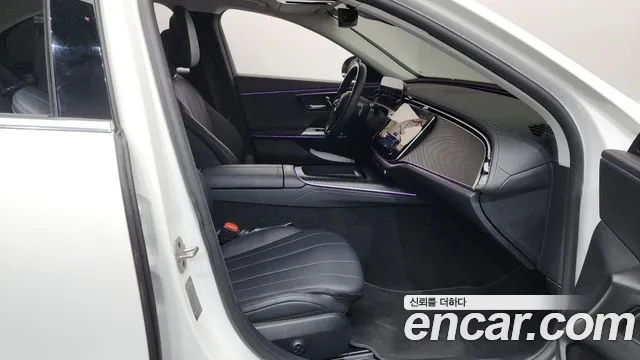 Mercedes-Benz E-Class — Фото автомобиля 23