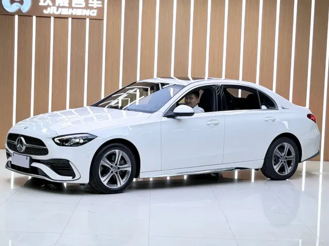 Фотография автомобиля — Mercedes-Benz C-Class