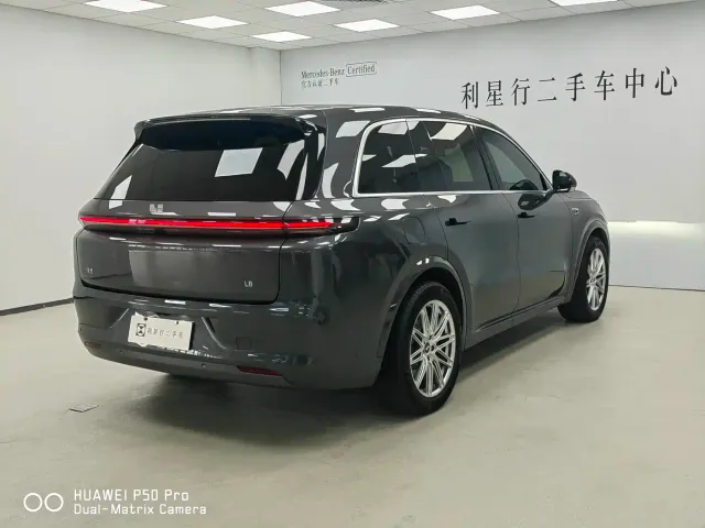 Li Auto L8 — Фото автомобиля 7