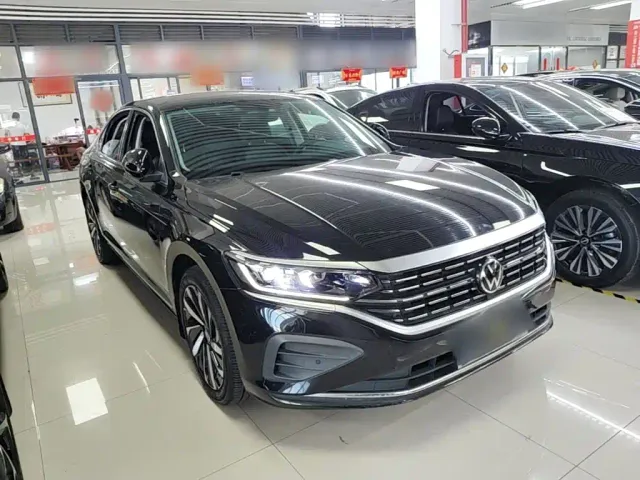 Volkswagen Passat — Фото автомобиля 3
