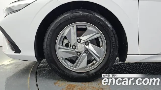 Hyundai Avante CN7 — Фото автомобиля 5