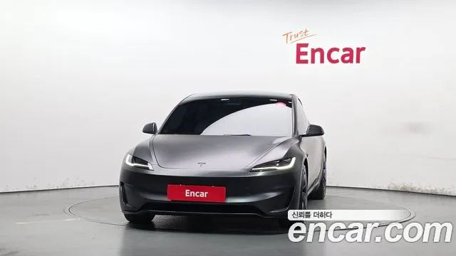 Tesla Model 3 — Фото автомобиля 3