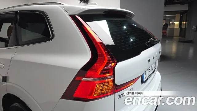 Вольво XC60 — Фото автомобиля 23