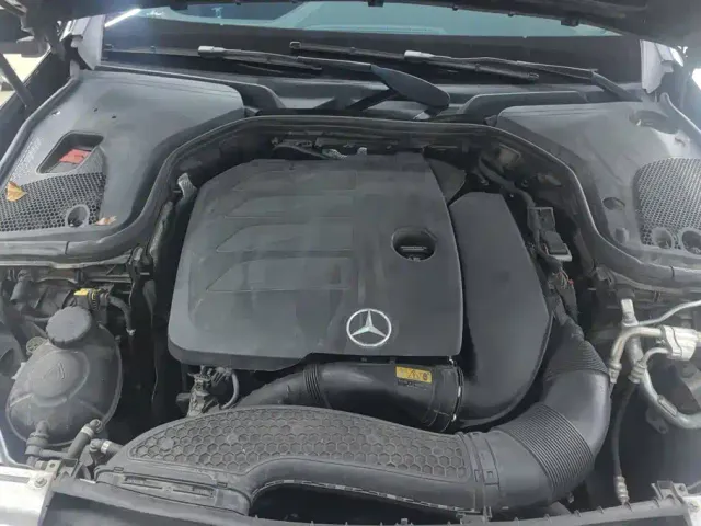 Mercedes-Benz E-Class — Фото автомобиля 10