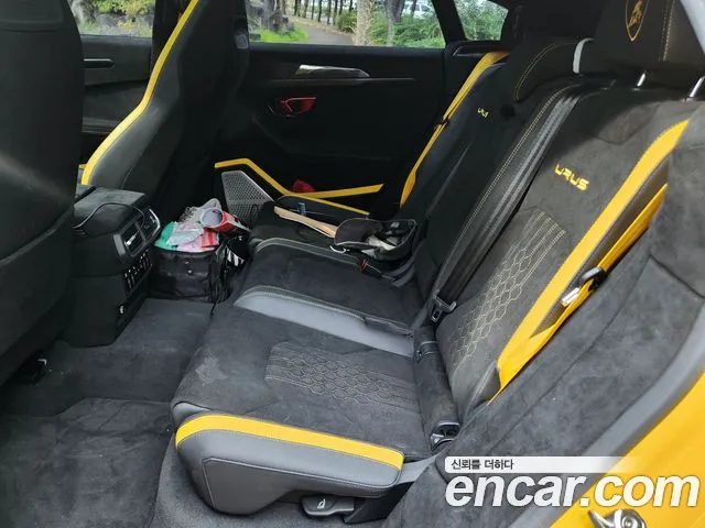 Lamborghini Urus — Фото автомобиля 17