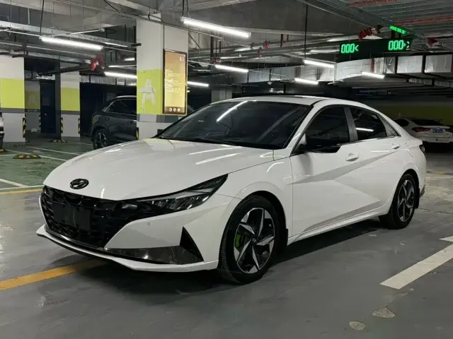 Фотография автомобиля — Hyundai Elantra